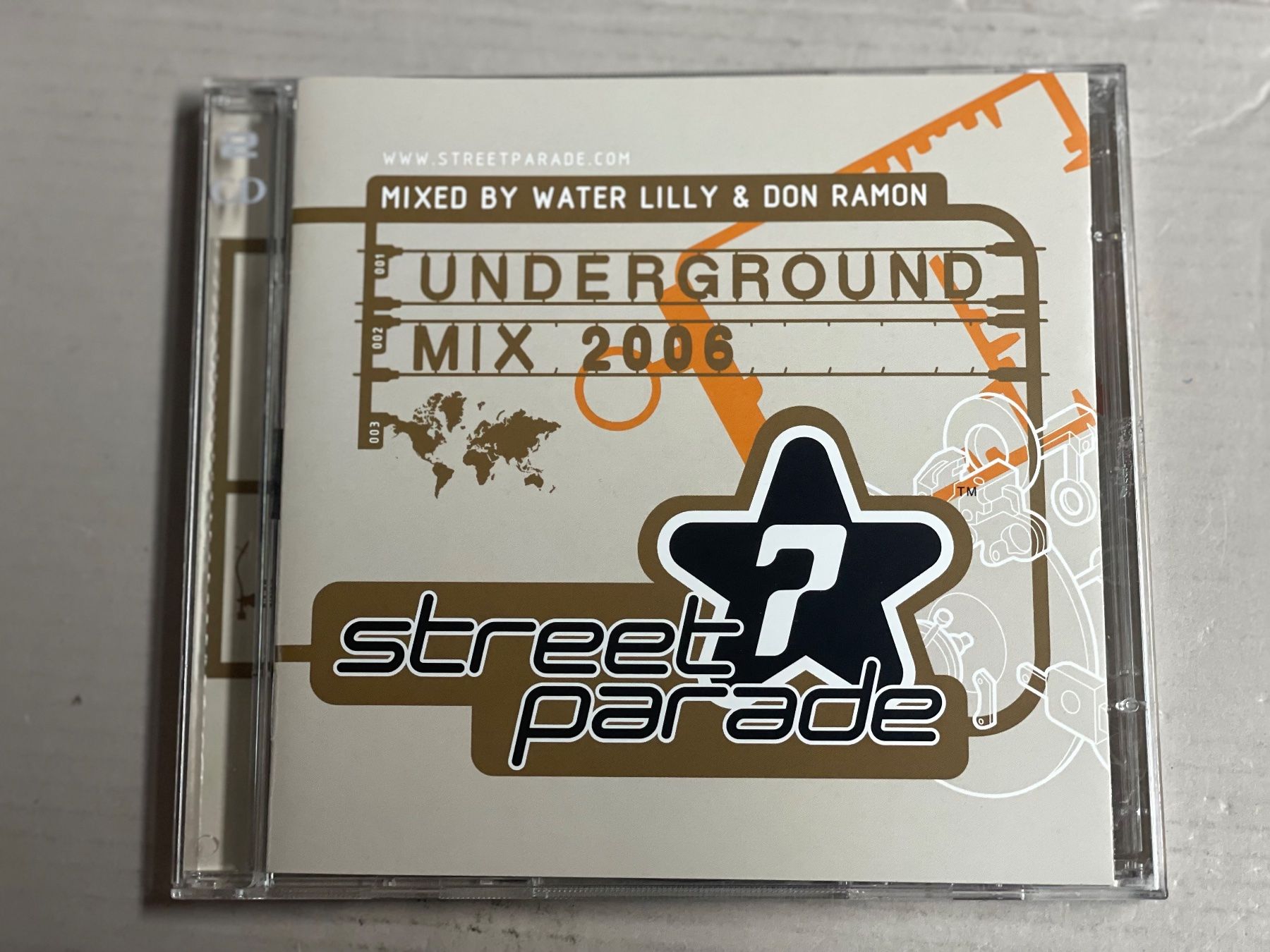 CD: Street Parade Underground – Usato da Muri b. Bern venduto da AdidasCollector 6