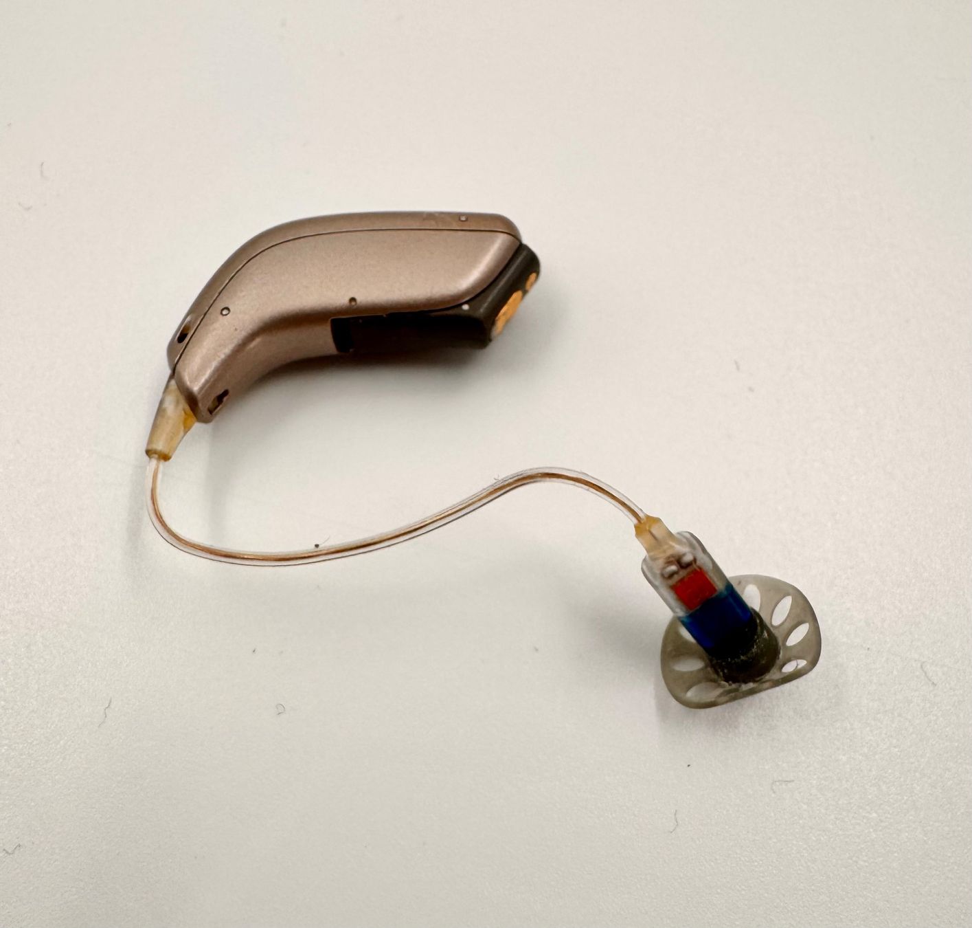 Oticon Attrezzature mediche: Oticon OPN3 RC Hörgerät Links – Usato da Hermetschwil-Staffeln venduto da Sigmund57 2