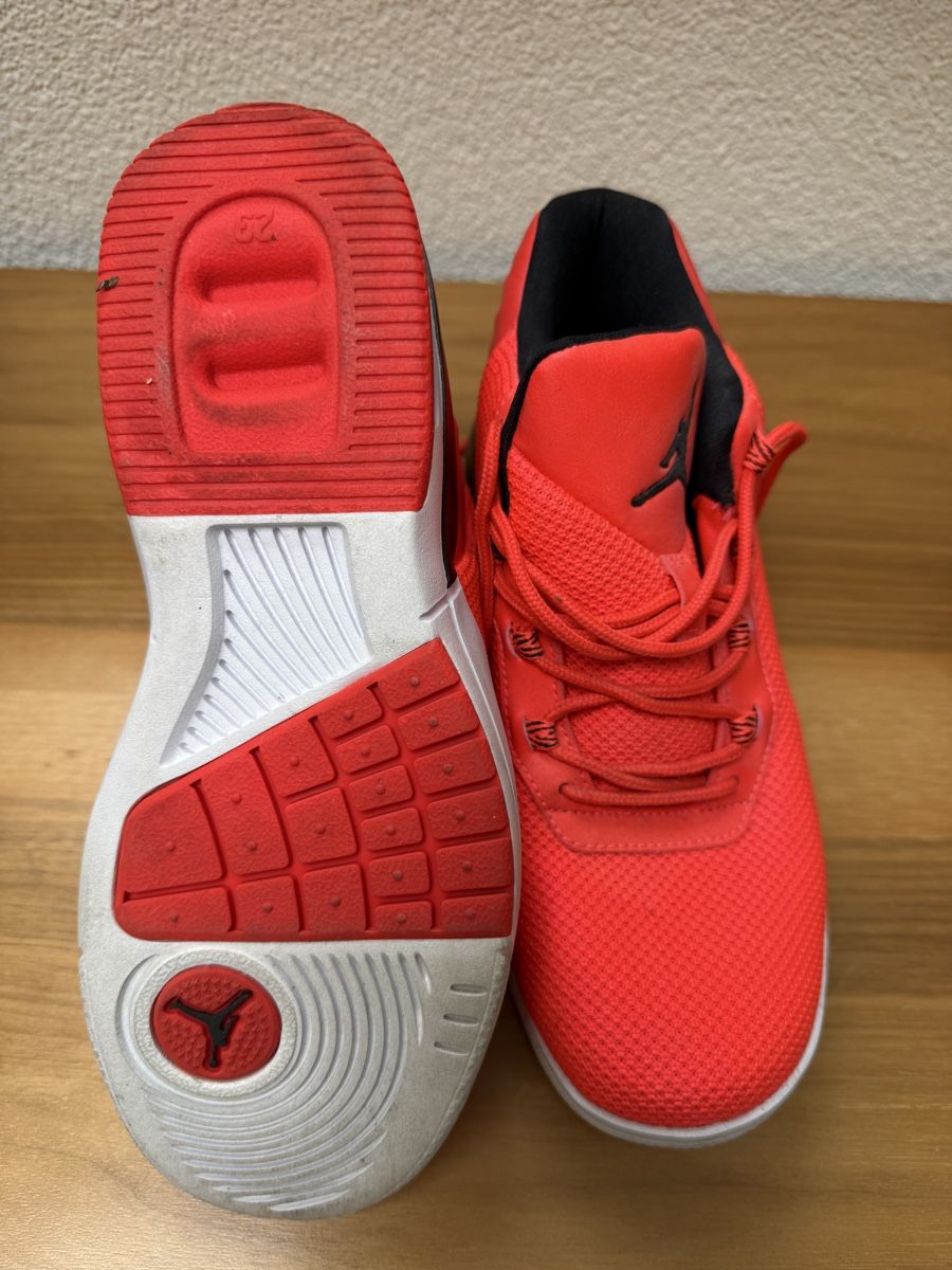 Jordan Scarpe da uomo: MJ Sneakers – Usato da Flawil venduto da BouBouBou 1