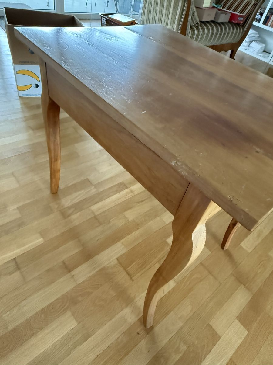 Tische: Alter Tisch mit Schublade. – Gebraucht aus Balterswil von tadagmarsan 3
