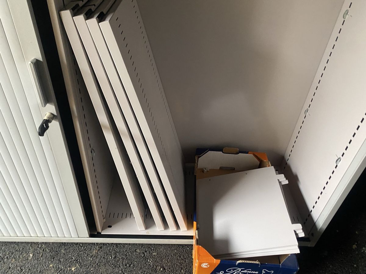 Lista Armadi: Lista Office Schrank mit Rollade – Usato da Leuzigen venduto da Bidilum 2