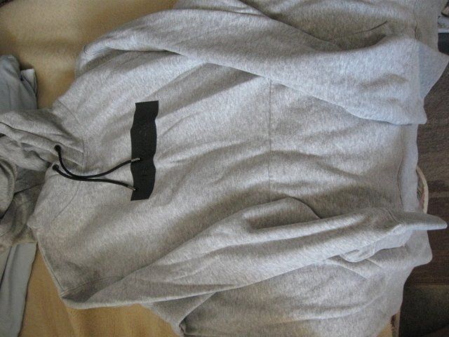 H&M Maglioni & Felpe: COOLER  H&M HOODIE – Usato da Zürich venduto da Rwinnie 1