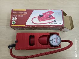 Fuss Pumpe mit Manometer neuwertig guter Zustand Fusspumpe 