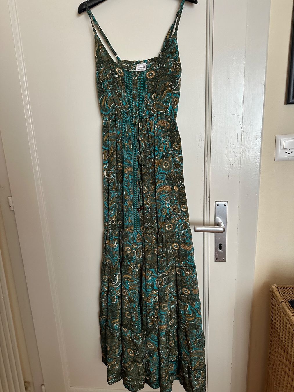 Vestiti: Robe S M 90% soie. 10% viscose – Usato da Sion venduto da indisherkane 2