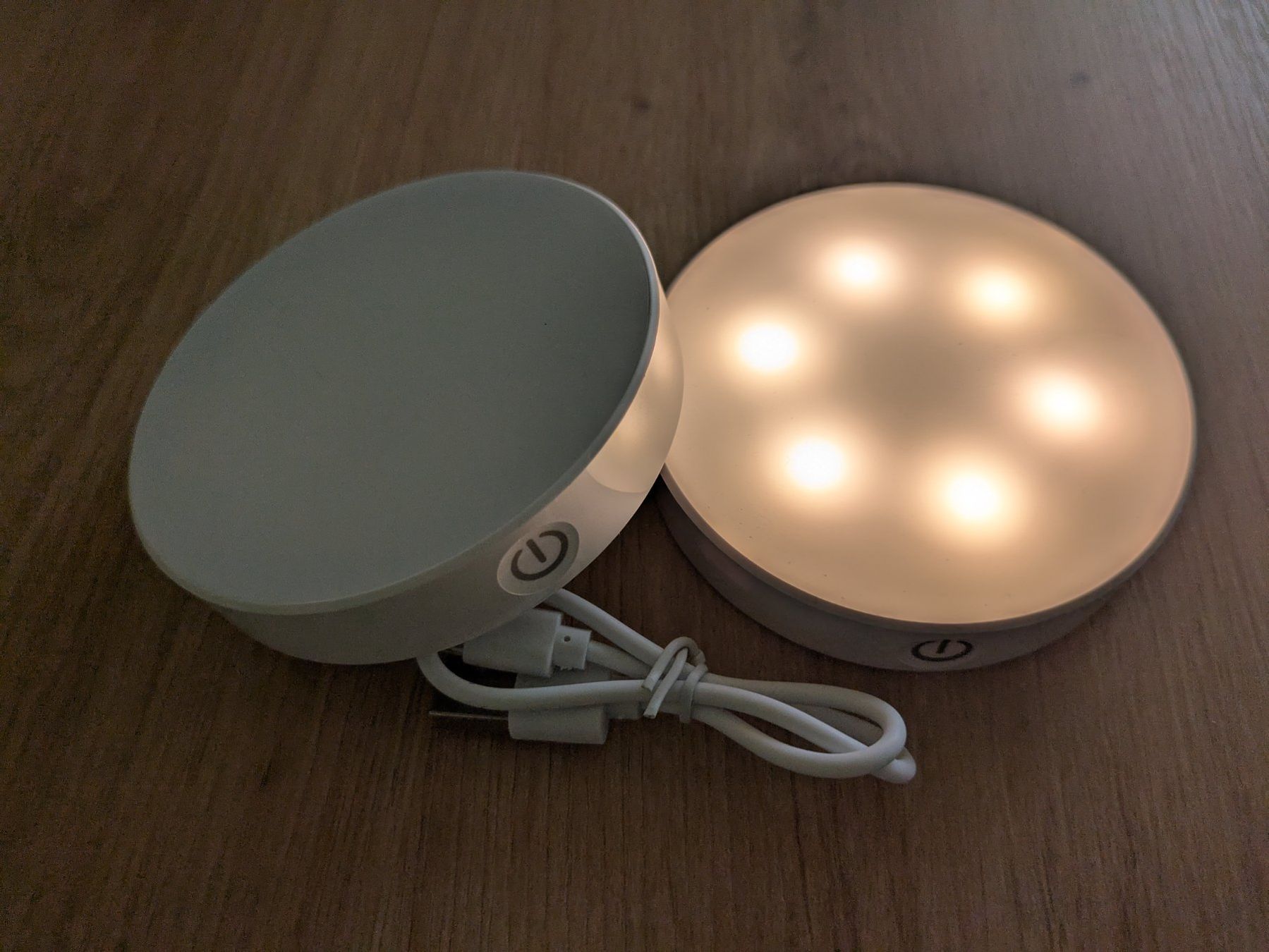 Lampade: 2 dimmbare Lampen LED – Nuovo (secondo la descrizione) da Wangen an der Aare venduto da eggerclaudia