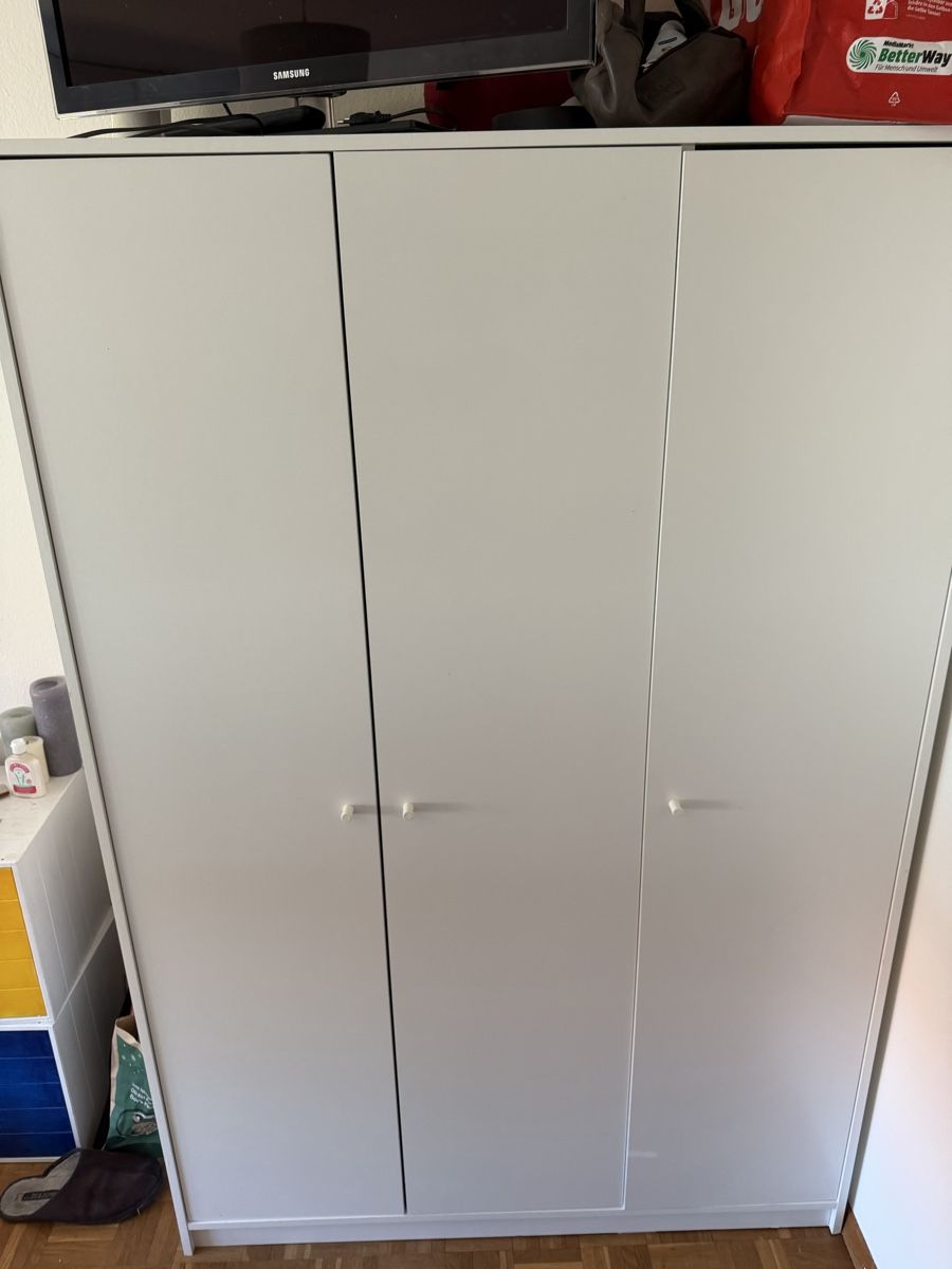 Ikea Garderobe: Kleiderschrank  – Gebraucht aus Winterthur von jef_92wf