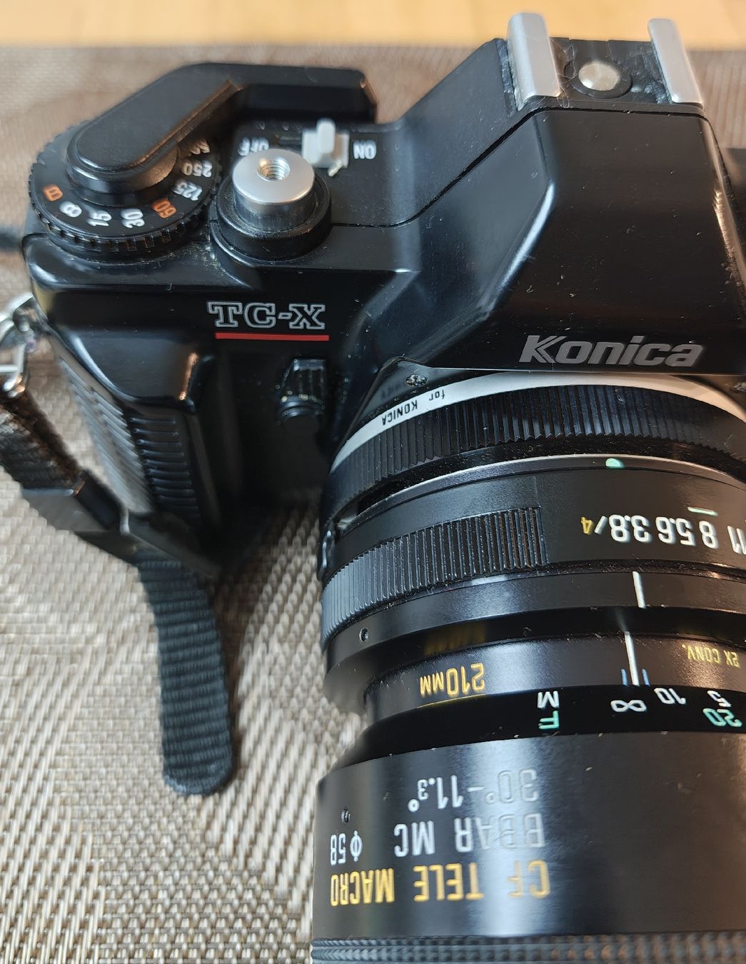 Konica Fotocamera: Konica TC-X Spiegelreflexkamera mit Zubehör – Usato da Flurlingen venduto da dob_959p 3