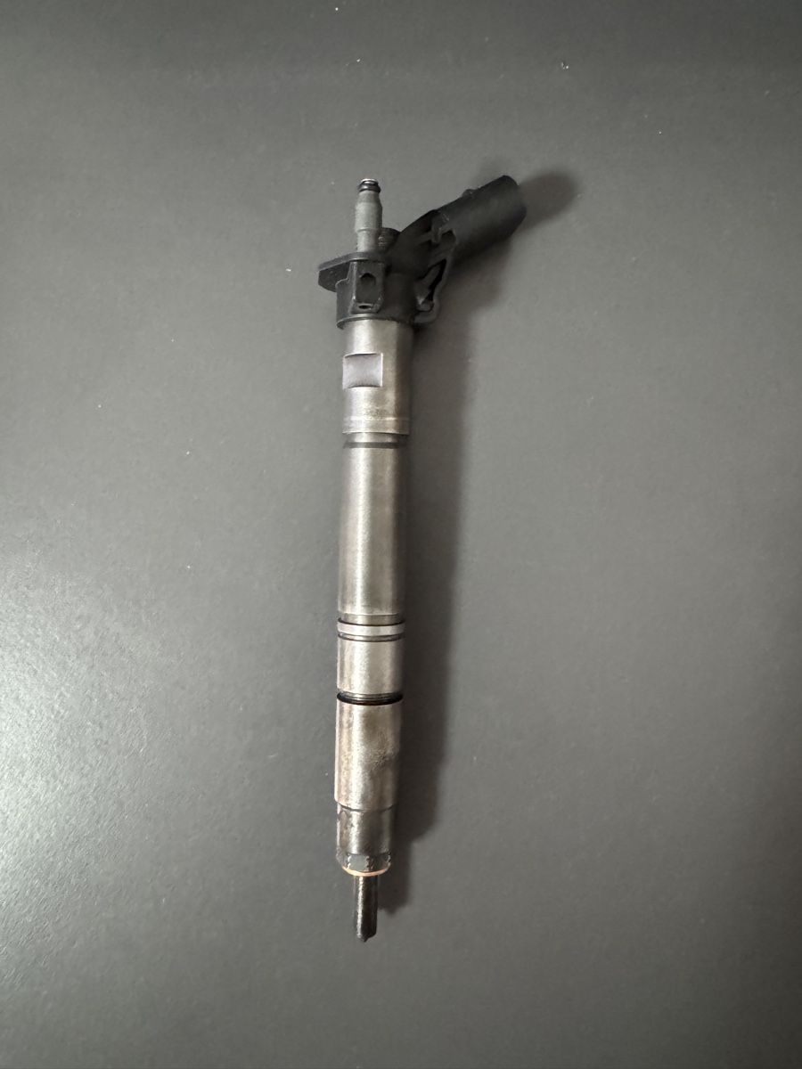 Tutti pezzi di ricambio auto: Diesel Injektor/Einspritzdüse – Usato da Igis venduto da ZIKO007