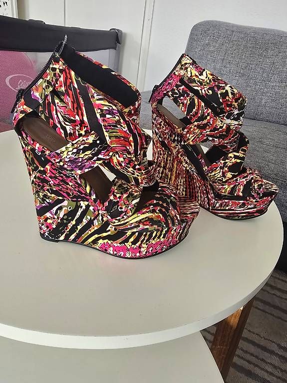 Scarpe da donna: Schuhe für jeden anlas – Usato da Burgdorf venduto da vio_g9mn