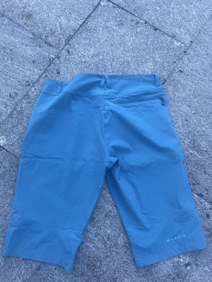 Mammut Pantalons: Mammut Hose kurz, Grösse 44 – D'occasion à Schwyz par Bergblume75 1