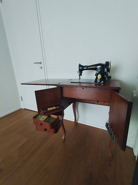 Nähmaschinen: Singer Vintage Nähmaschine mit Tisch – Gebraucht aus Buchrain von joe_phc7