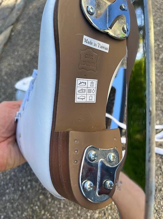 Pattini da ghiaccio: Kinder Schlittschuhe von Graf – Usato da Winterthur venduto da Zugvogel13 1