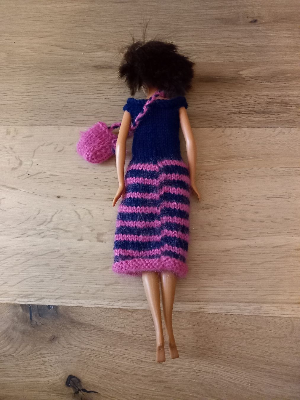 Bambole: Barbie Puppe mit gestricktem Kleid und Tasche – Usato da Aarburg venduto da chregi79 1
