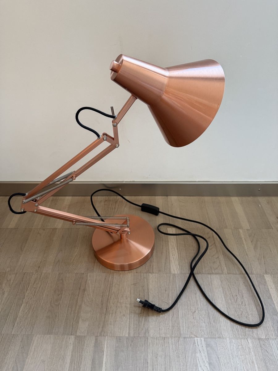 Lampade: MADE Desk Lamp – Nuovo (secondo la descrizione) da Zürich venduto da jbeauxarts