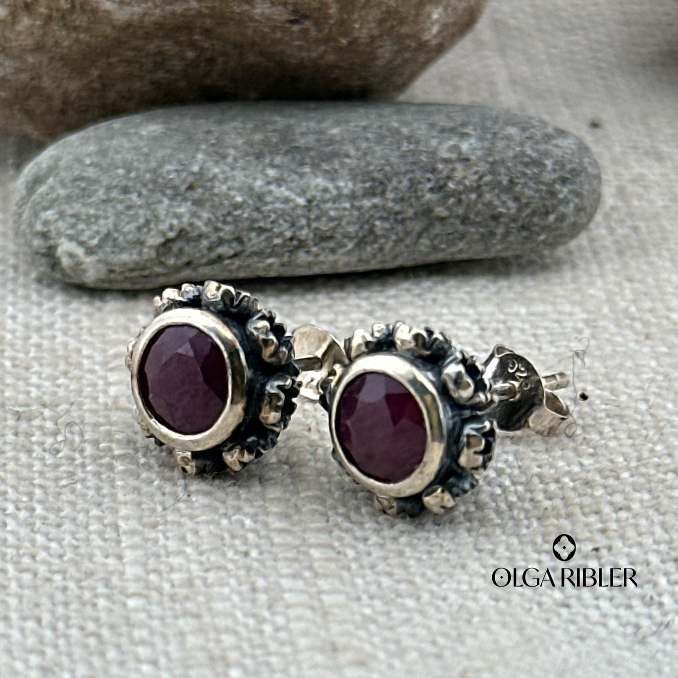 Olga Ribler Boucles d'oreille: Silber Ohrstecker mit Granat – Neuf (Voir description) à Luzern par MonikaS03 4
