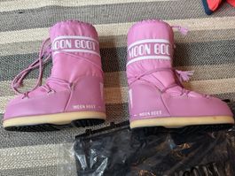 Moon Boots roses, pointure 31/34, neuves