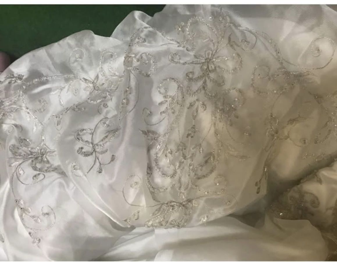 Vestiti: Wunderschön Hochzeitskleid einmalig mit Spitze handgesteckt – Usato da Birmensdorf ZH venduto da loti22 2