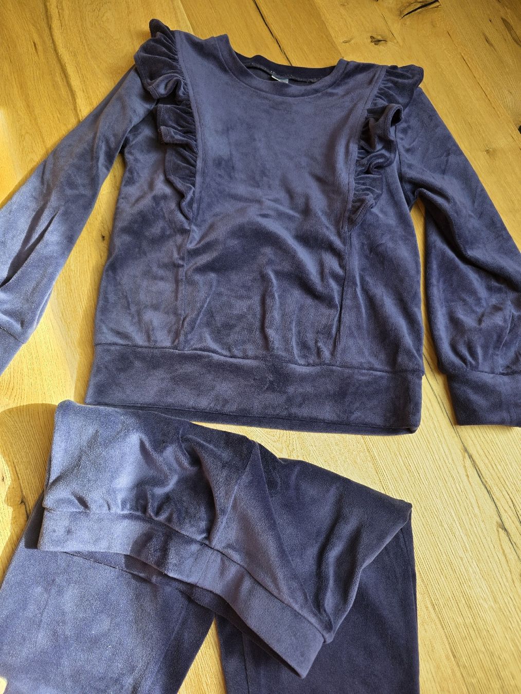 Lotti & Set di vestiti: Samtiger Mädchen Freizeitanzug, Grösse 134 – Nuovo (secondo la descrizione) da Toffen venduto da ver_x68f 5