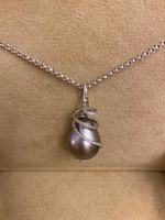 Pendentif perle grise des Mers du Sud serti de diamants 18K