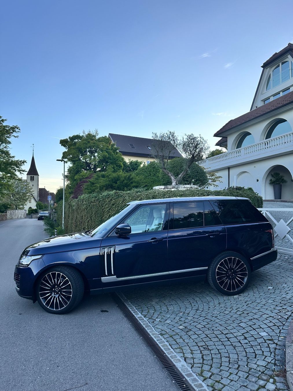 Land Rover Automobili: Land Rover Range Rover 3.0 TDV6 Vogue – Usato da Genève venduto da SovereignWatch 1