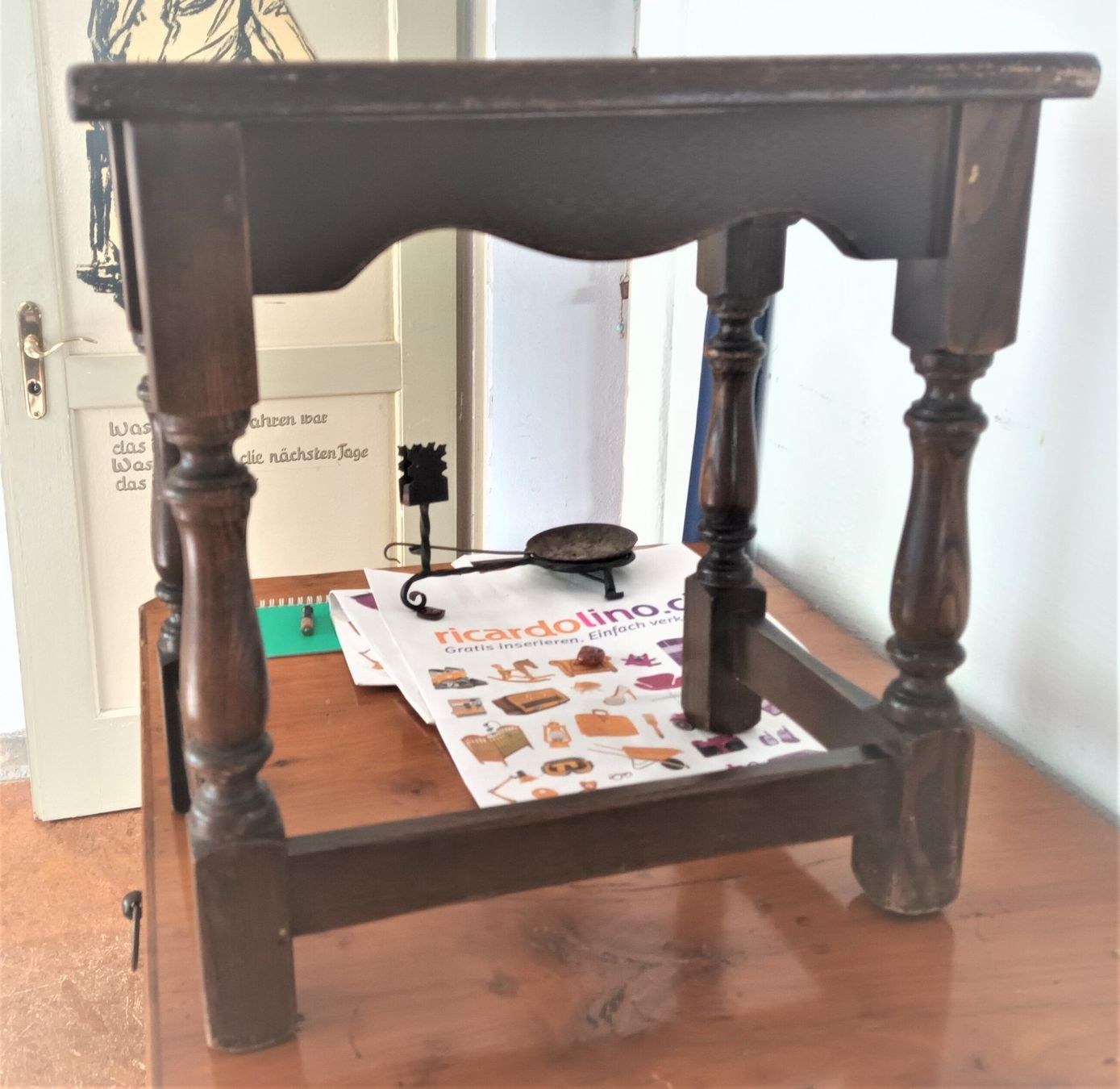 Sgabelli: Antiker englischer Hocker Joint Hocker Beistelltisch – Usato da Vaduz venduto da Bergtiger 2