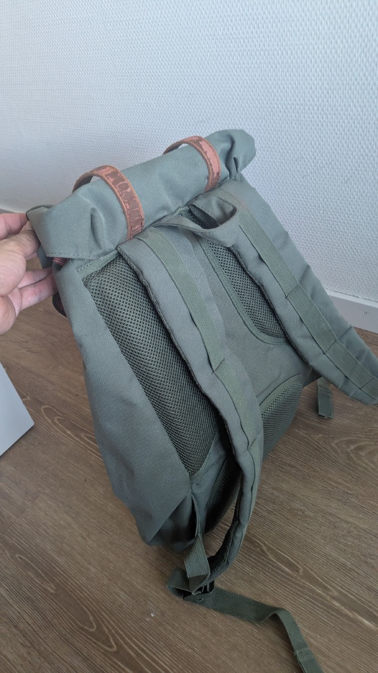 Herschel Zaini: Herschel Rucksack Olivgrün – Usato da Zürich venduto da TimSuter 1