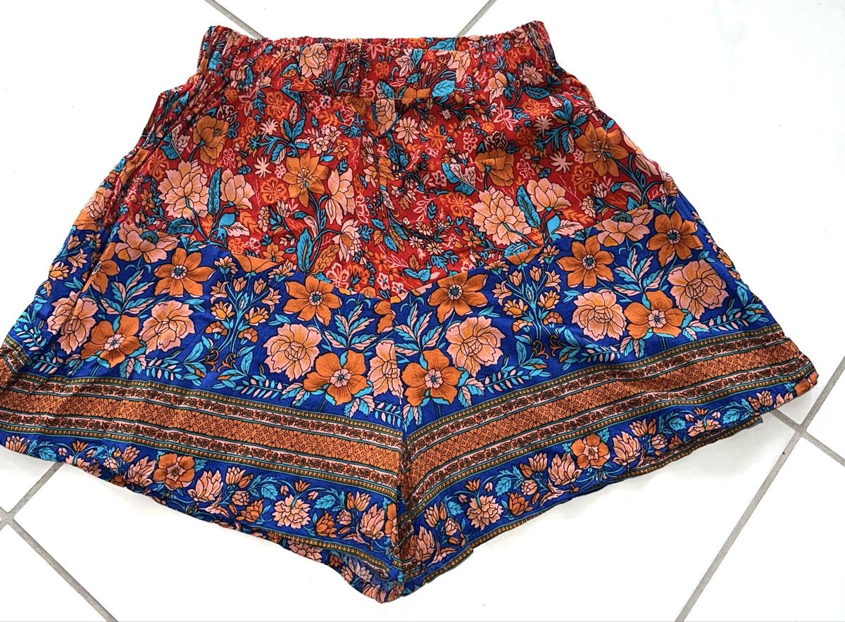 Pantaloni: SHORTS GR. S neuwertig – Nuovo (secondo la descrizione) da Unteraegeri venduto da MH203 4