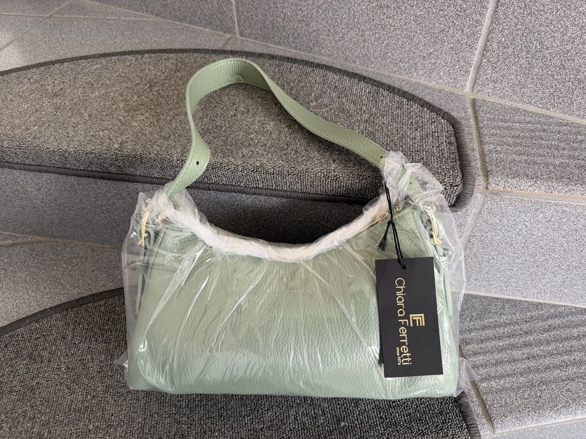 Taschen für Damen: Chiara Ferretti Tasche – Neu und originalverpackt aus Rupperswil von Maddl85