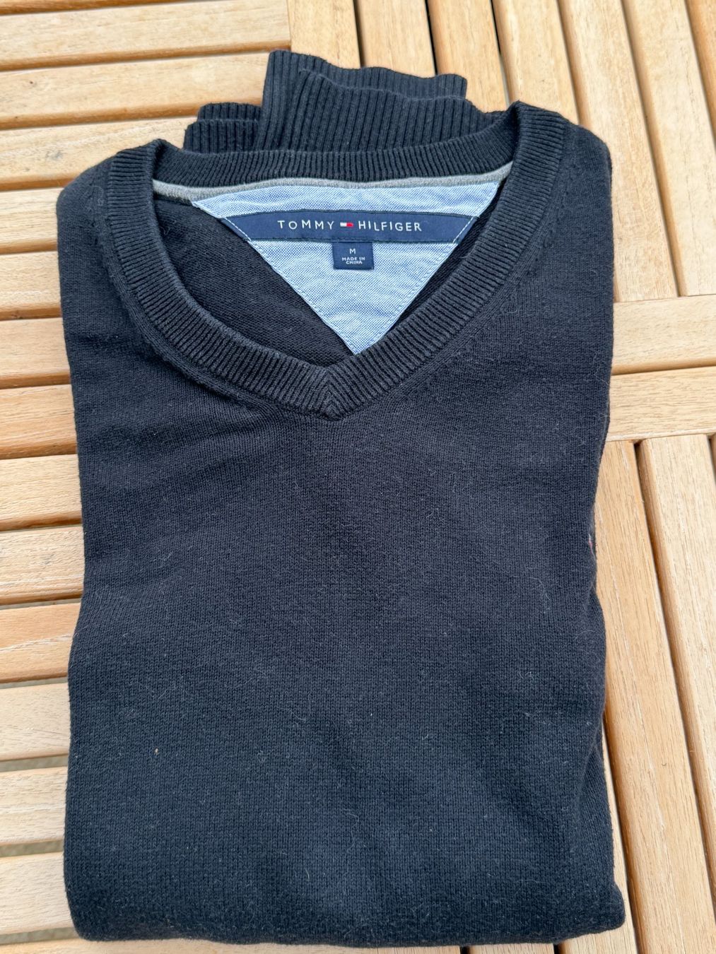 Tommy Hilfiger Maglioni & Felpe: TOMMY HILFIGER Pullover schwarz – Usato da Volketswil venduto da laszou