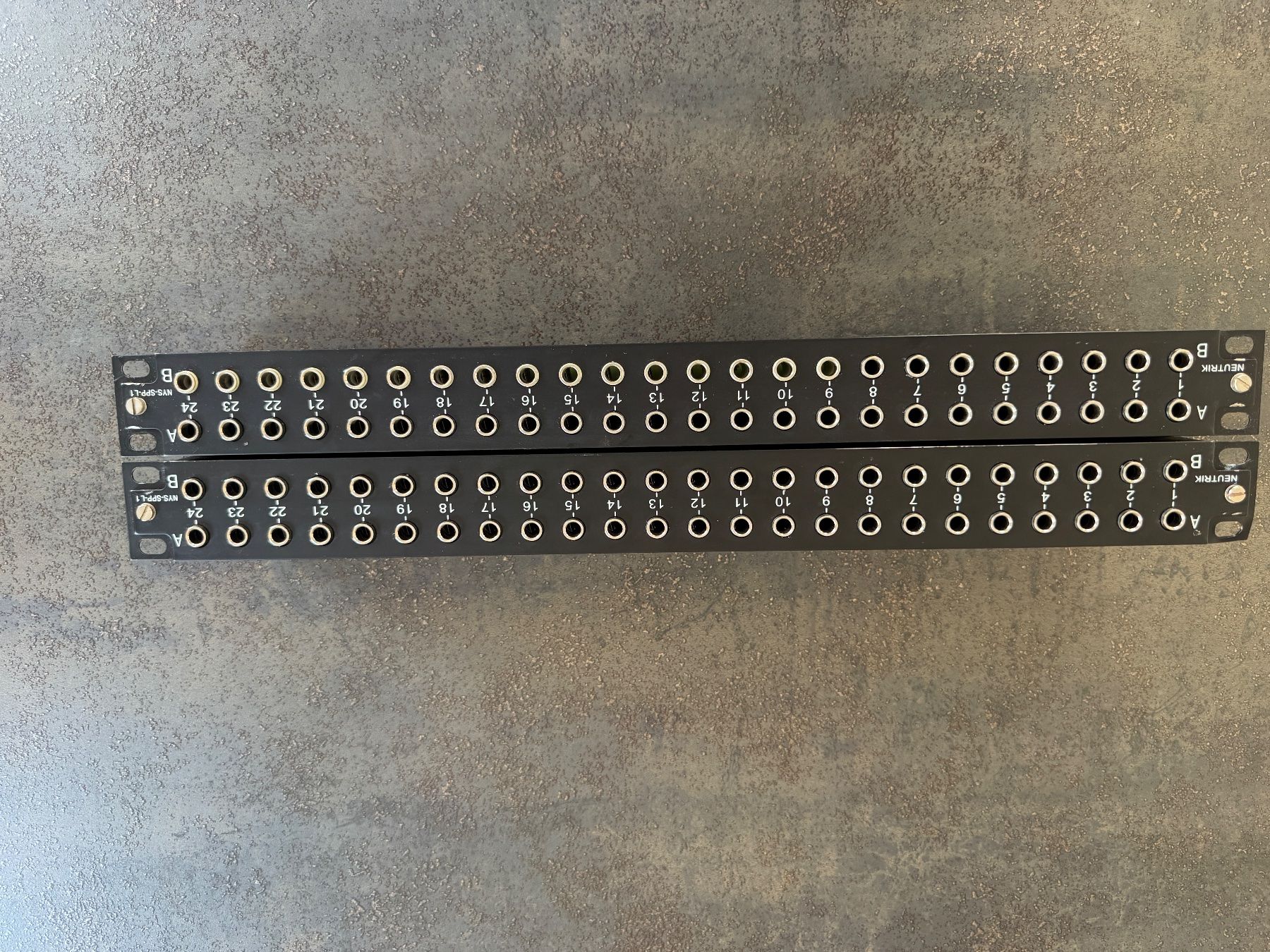 Strumenti musicali: Neutrik NYS-SPP-L1 Patchbay – Usato da Freienstein venduto da Huusi_33