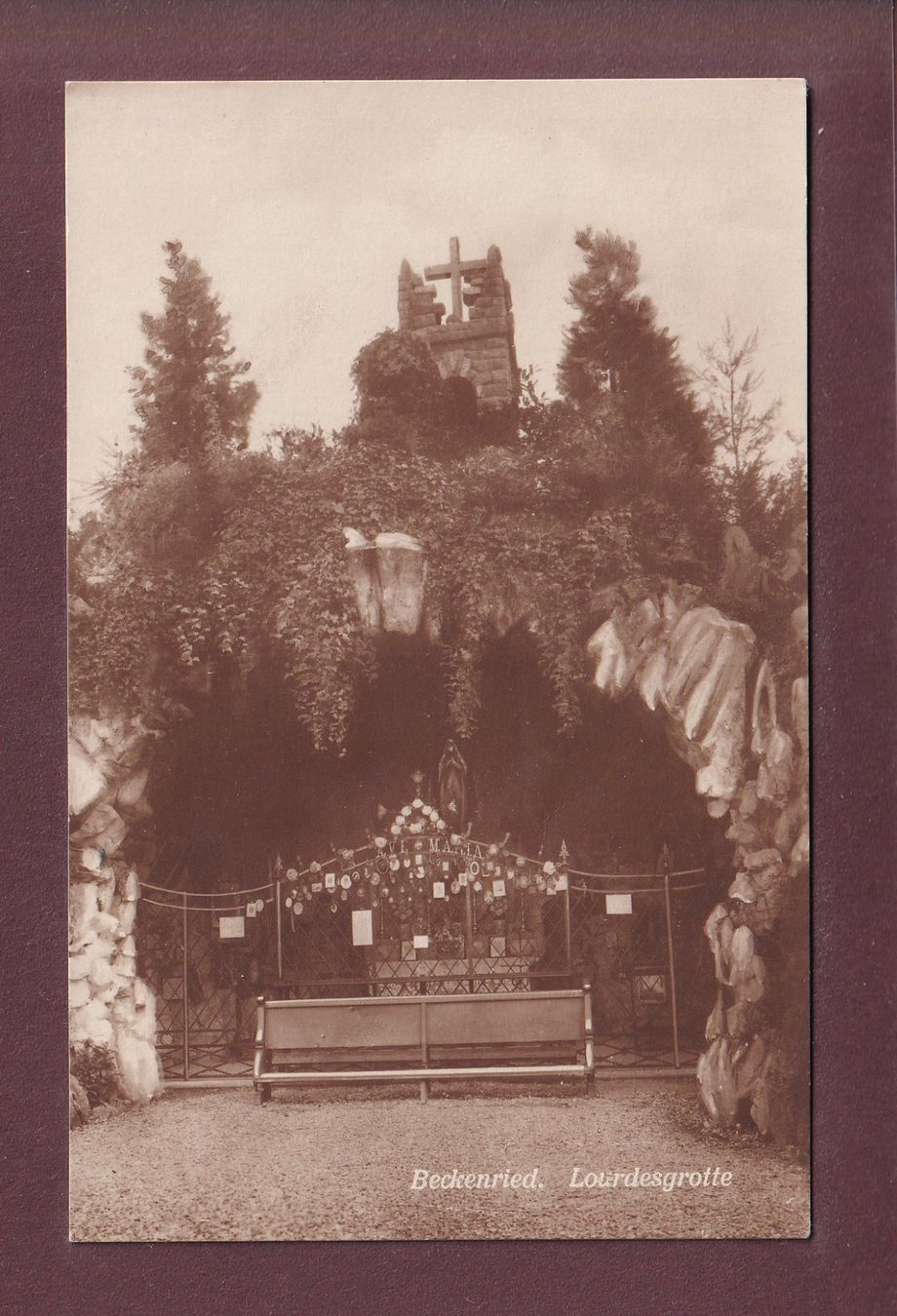 Ansichtskarten: BECKENRIED - Lourdesgrotte – Gebraucht aus Pully von nicecards