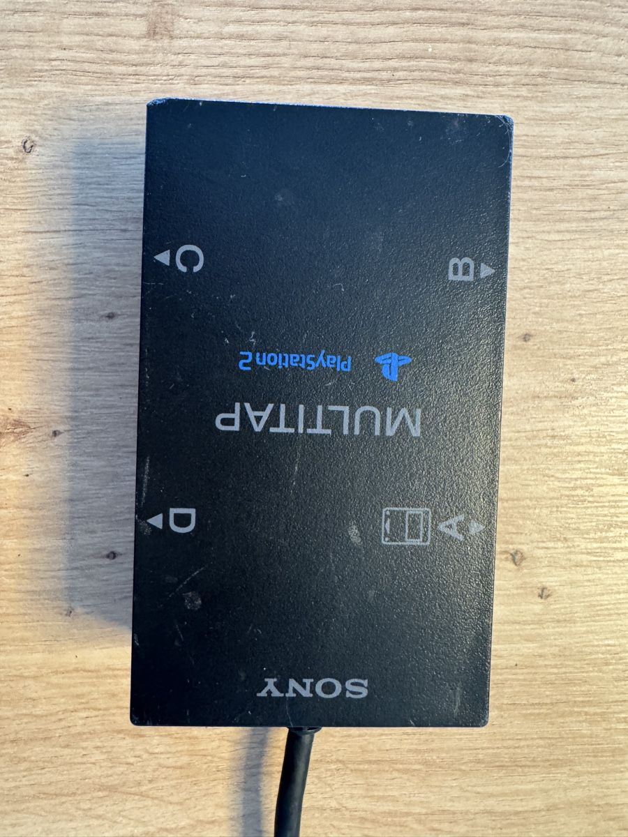 Sony Manettes: Sony Multitap PlayStation 2 4 Port – D'occasion à Biberist par etesummer 1