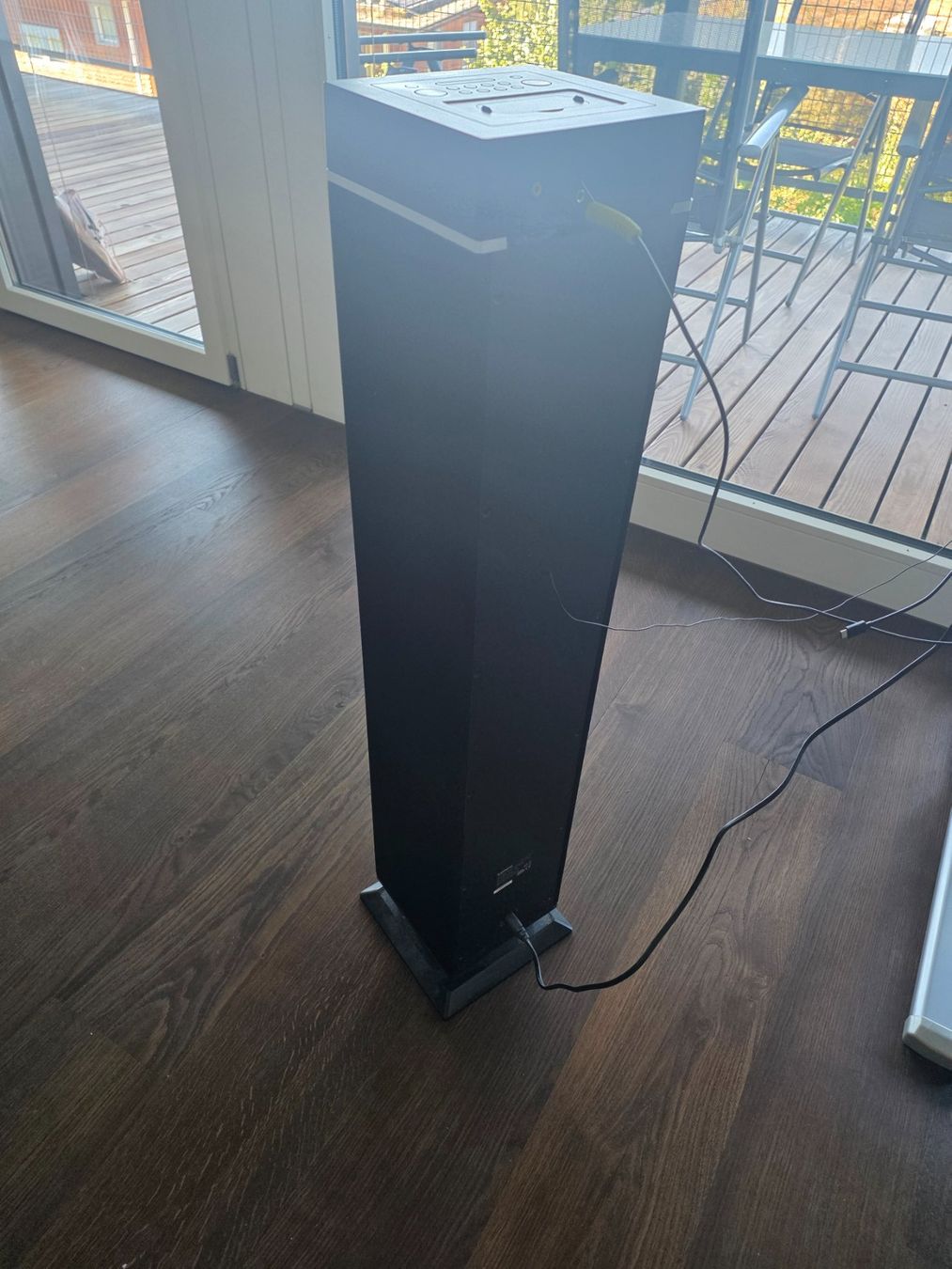 Lenco Lautsprecher: 3D Tower Speaker mit iPhon(4) Anschluss – Gebraucht aus Thun von morasker