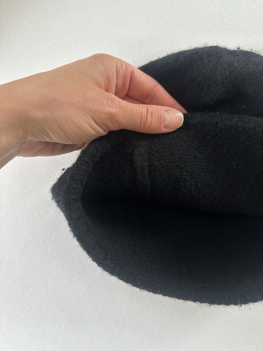 Copricapi, berretti & cappellini: Black hat Uniqlo 100% cashmere – Usato da Uster venduto da Monika_OB 3