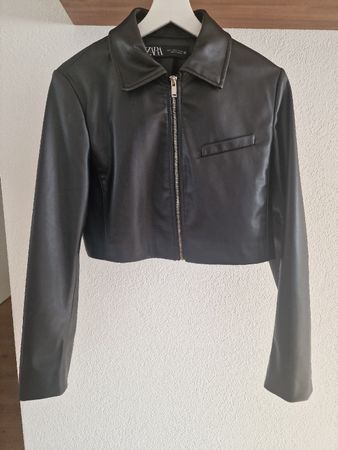 Kunstlederjacke kurz schwarz, Gr. S von Zara