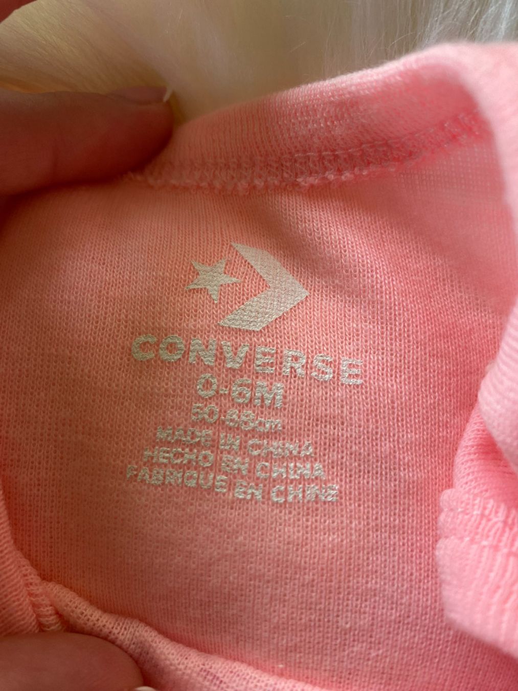 Converse Kleiderpakete & -sets: Babybody mit passender Mütze Converse – Gebraucht aus Murgenthal von anmedlung 1
