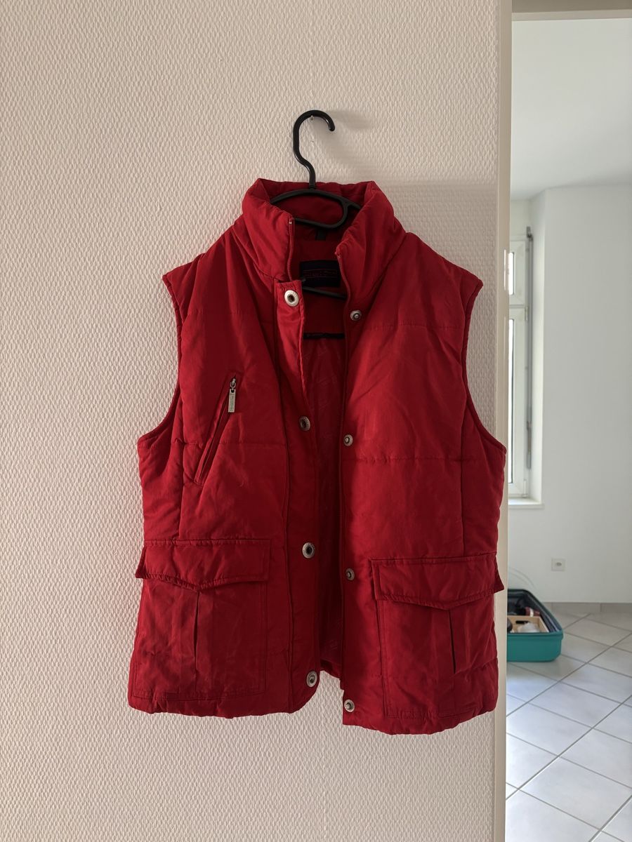 Giacche: Sleeveless red jacket – Usato da Zürich venduto da rin_p9ff