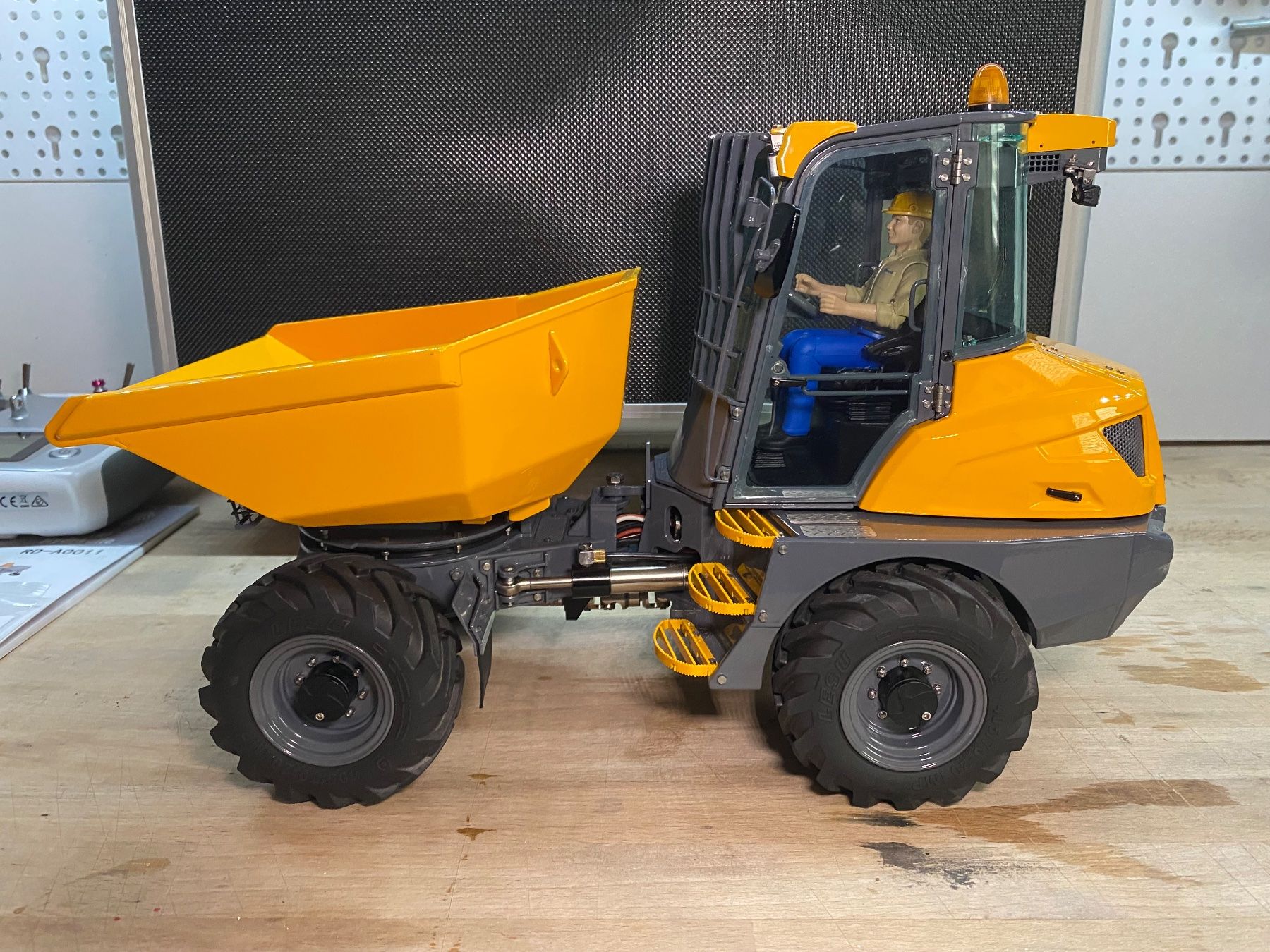 Modellismo RC: Lesu 1/14 6MDX 4x4 Dump Truck – Usato da Magden venduto da iApple 1