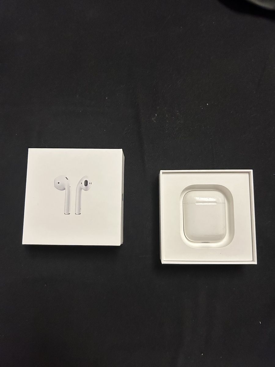 Apple Kopfhörer: Apple Airpods Case – Gebraucht aus Hergiswil NW von kimwettstein 1