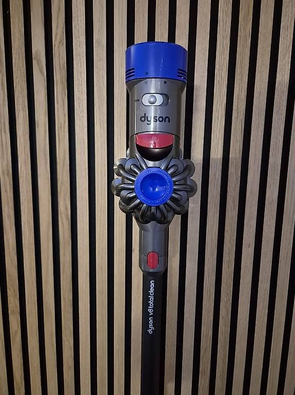 Aspirapolveri & Accessori: Dyson V8 Handstaubsauger – Usato da Rothrist venduto da Ed10