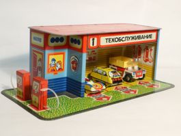 Russische Garage Tankstelle mit 3 Auto unbespielt