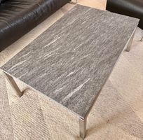 Wohnzimmertisch mit Granitplatte Metallgestell grau