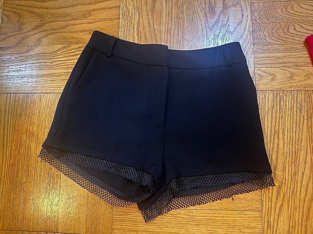 Hosen: Short noir - Divided H&M - Taille 36 – Gebraucht aus Les Acacias von DeborahK03