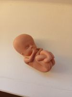 Plastik Figur: Baby Frühchen Frühgeborenes Baby, NEU