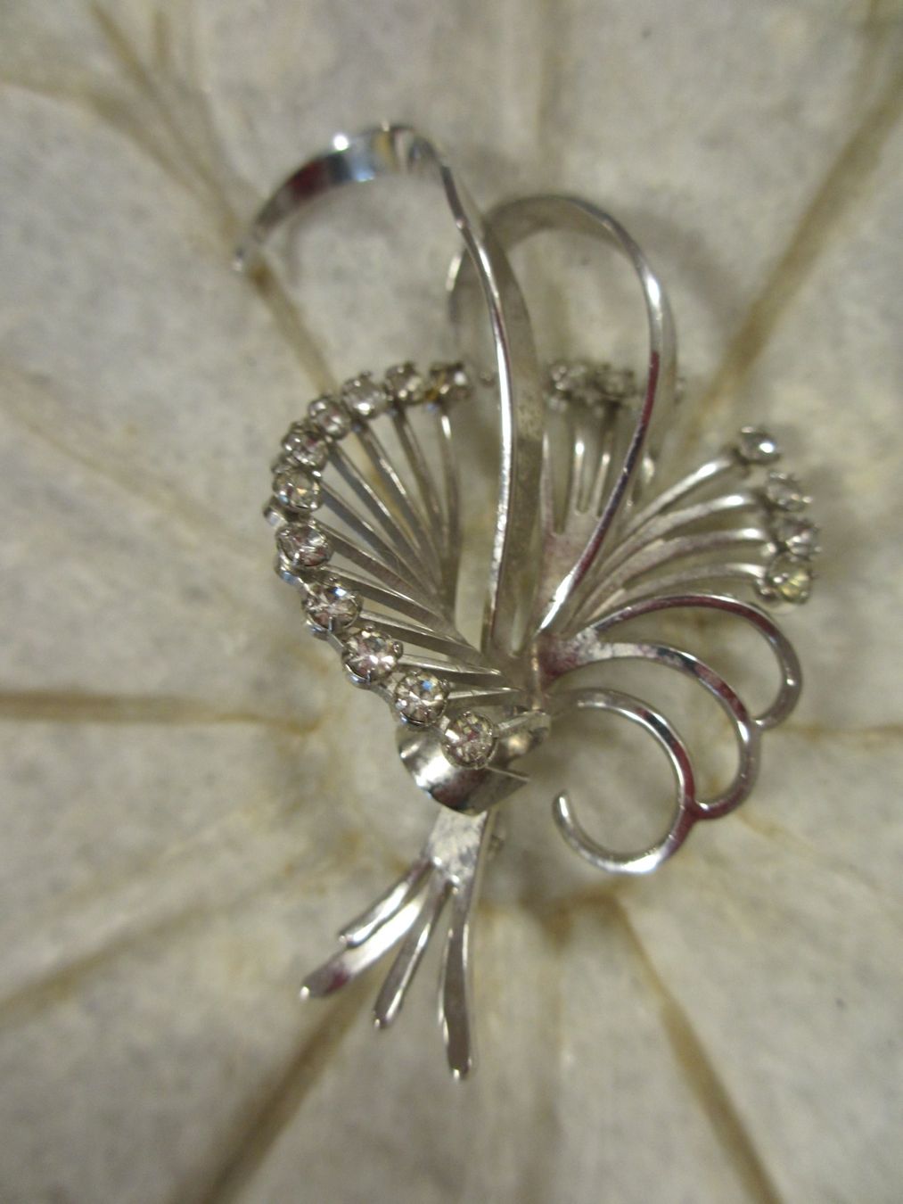 Spille & Fermagli: hübsche Vintage Brosche mit Strass-Steinen. – Usato da Herisau venduto da fan_h9qj 2