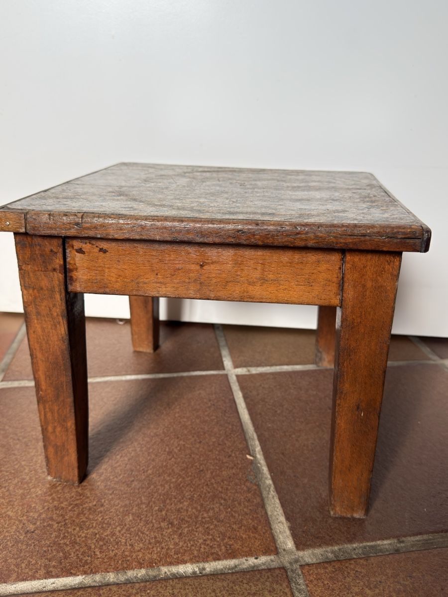 Hocker: Alter Holzschemel – Gebraucht aus Hombrechtikon von Froeschli9 1
