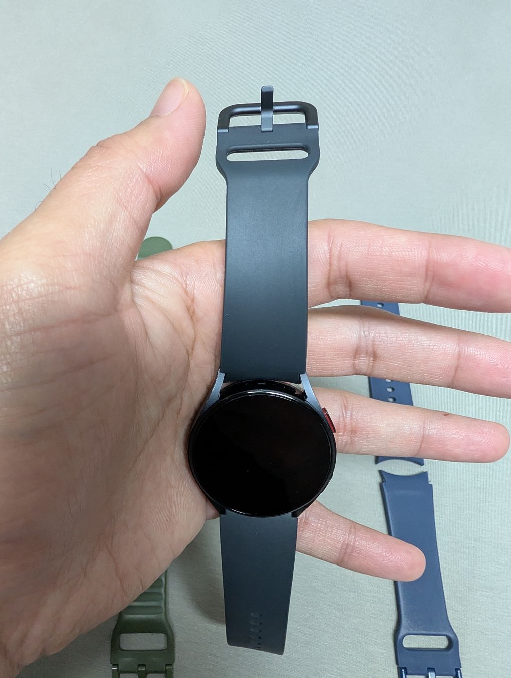 Samsung Smartwatch: Samsung Watch 5 40mm Bluetooth, Black, includes 2 Straps! – Gebraucht aus Oberhasli von awaisgman 4