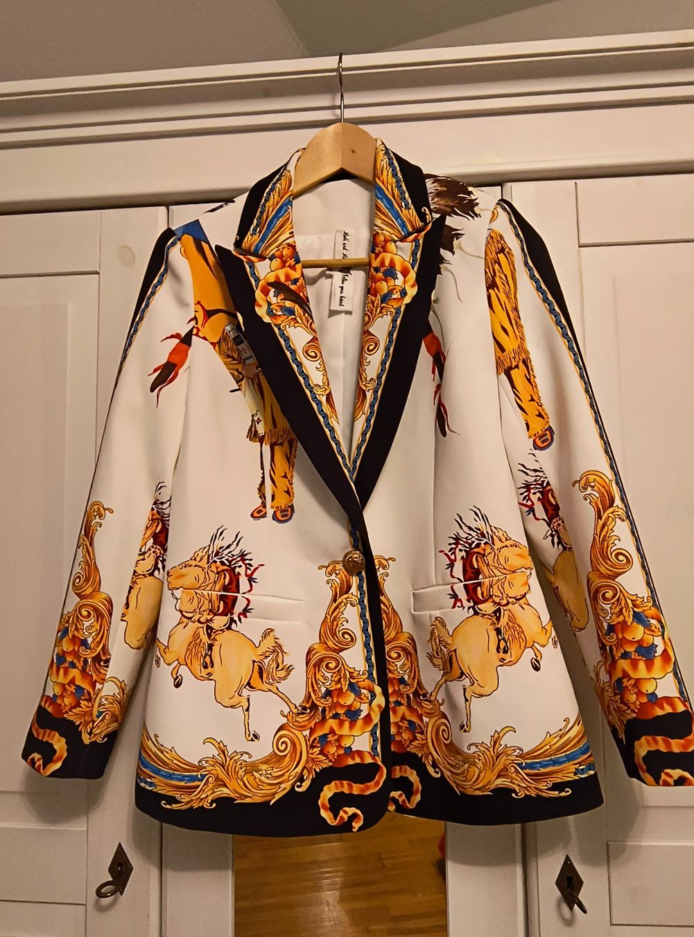 Giacche: Damen Blazer Grösse S Barock Muster – Usato da Thalwil venduto da ralucoantza