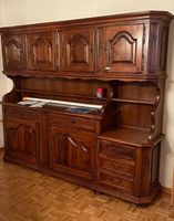 Massives Nussbaum Buffet