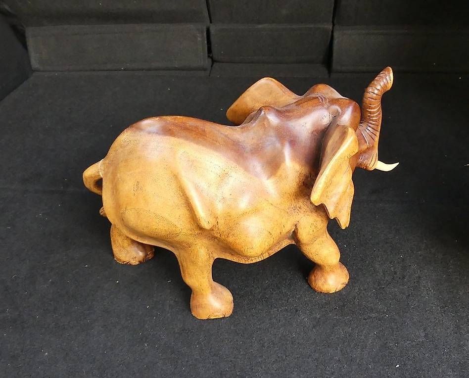 Statuette: Magnifique éléphant en bois – Usato da Bussigny venduto da Lybaro 2